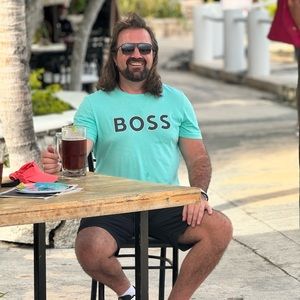 Meet your Posher, Posh